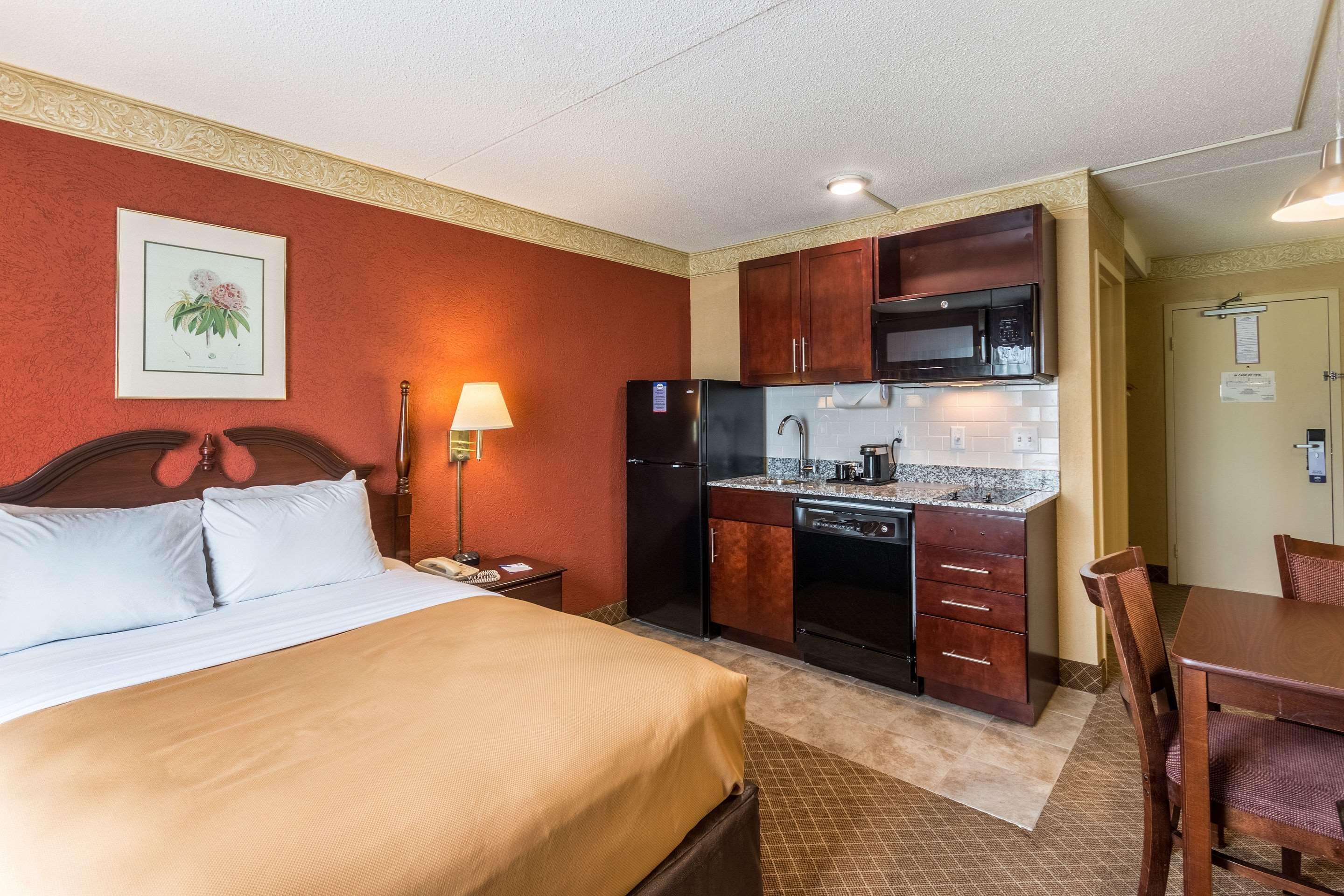 Suburban Extended Stay Hotel Fairmont Exterior foto