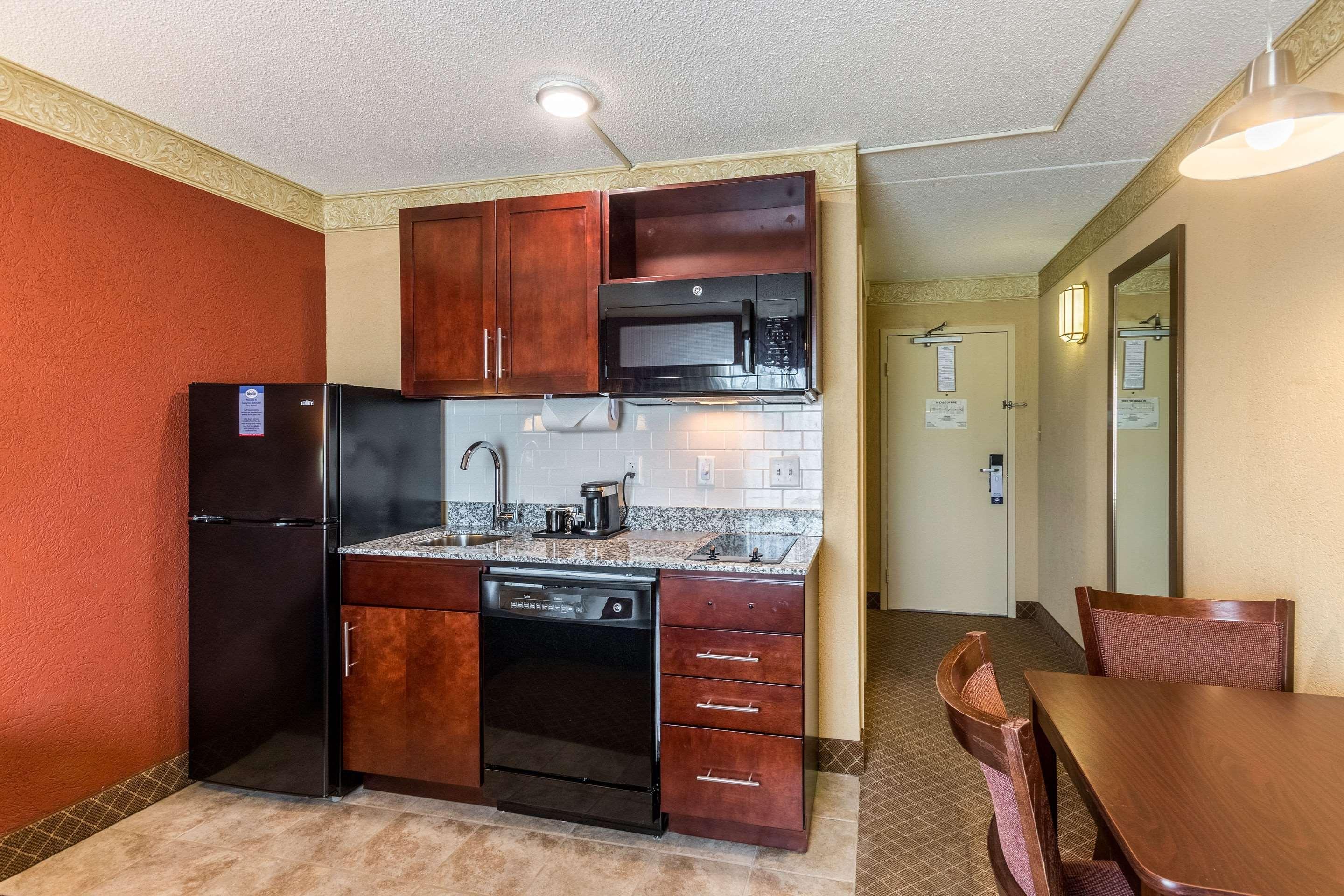 Suburban Extended Stay Hotel Fairmont Exterior foto